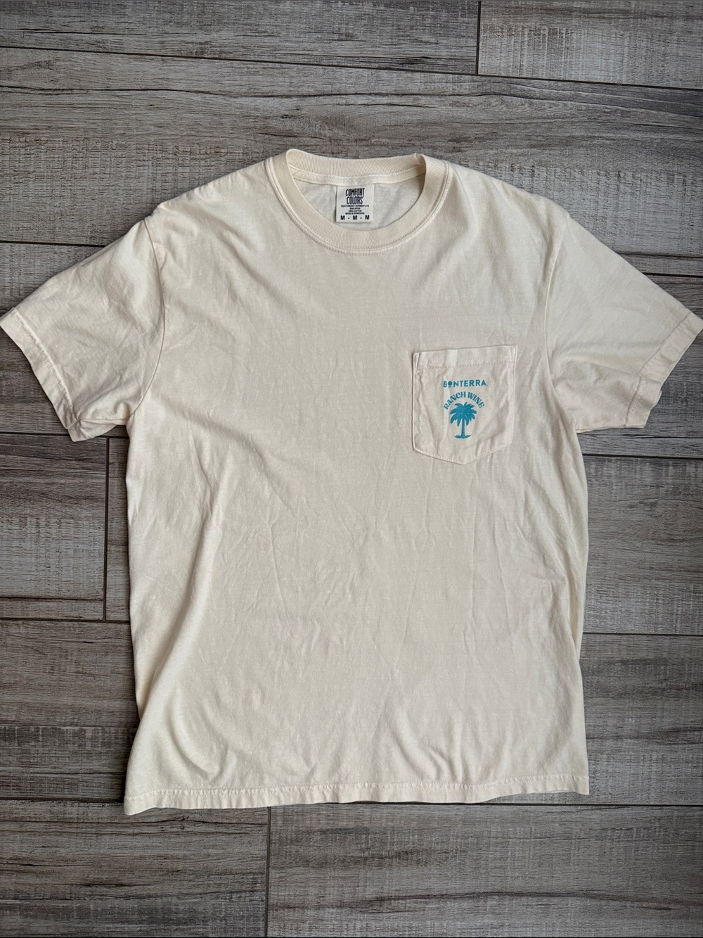 Comfort Colors Bonterra Ranch Wine Pocket Tee Mens Cream Palm Tree Graphic M